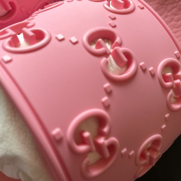 Gucci Pink Embossed Slide Sandals - Picture 4 of 8